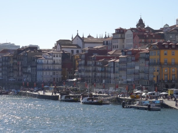 17 - Porto La Ribeira affacciata sul fiume Douro DSC00592